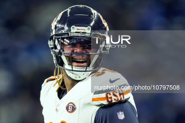 Chicago Bears defensive tackle Zacch Pickens (96) looks down the field ahead of an NFL  football game between the Detroit Lions and the Chic...