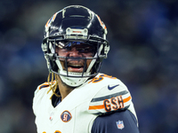 Chicago Bears defensive tackle Zacch Pickens (96) looks down the field ahead of an NFL  football game between the Detroit Lions and the Chic...