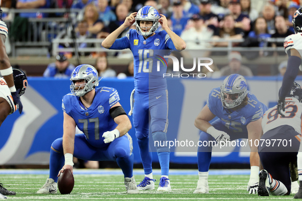 Detroit Lions quarterback Jared Goff (16) calls a play as Detroit Lions center Frank Ragnow (77) prepares to snap the ball during  an NFL  f...