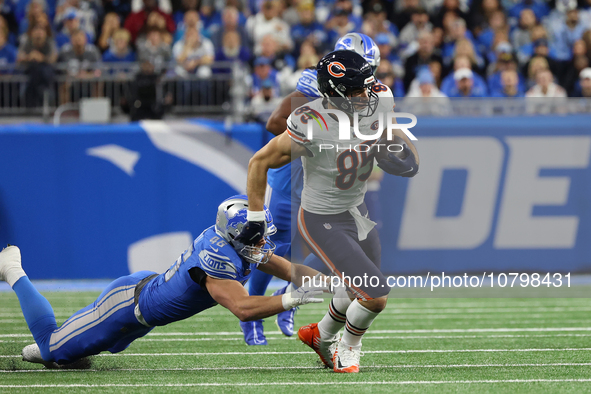 Chicago Bears tight end Cole Kmet (85) runs the ball during the first half of an NFL football game between the Chicago Bears and the Detroit...