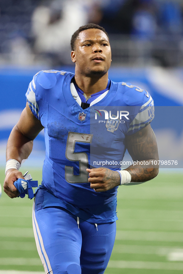 Detroit Lions running back David Montgomery (5) walks off the field after the conclusion of an NFL football game between the Chicago Bears a...