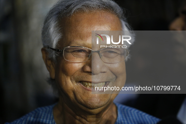 Nobel Peace Prize laureate and Grameen Telecom chairman Professor Muhammad Yunus speaks to journalists in front of a labor court in Dhaka, B...