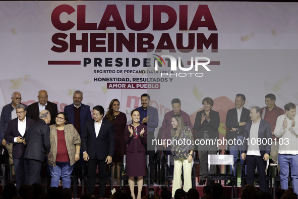 Claudia Sheinbaum Pardo is receiving her registration as the sole pre-candidate for the presidency of Mexico from the National Regeneration...