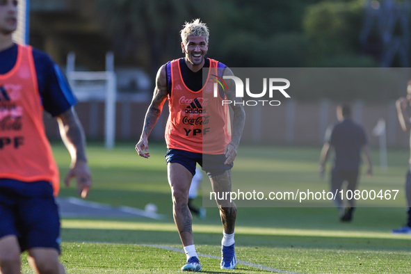 Rodrigo de Paul during a training session at 'Lionel Andres Messi' Training Camp on November 14, 2023 in Ezeiza, Argentina. 