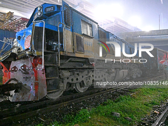 Rescue Workers Carry Out A Rescue Operation After A Passenger Train Collided With A Crane In Dhaka, Bangladesh, On December 7, 2023. At Leas...