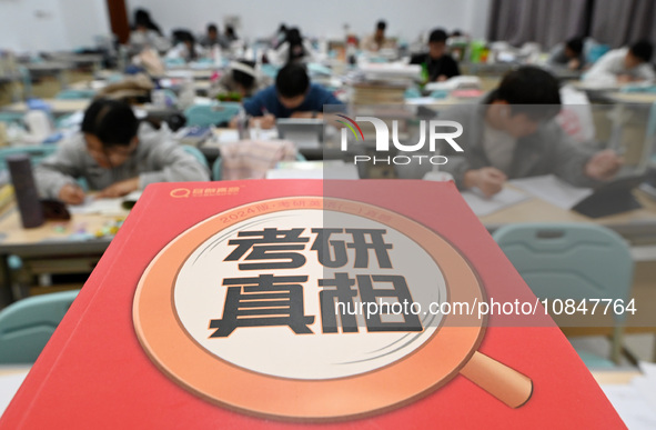 Candidates are preparing for the 2024 national postgraduate entrance exam at Hebei University of Engineering in Handan, North China's Hebei...