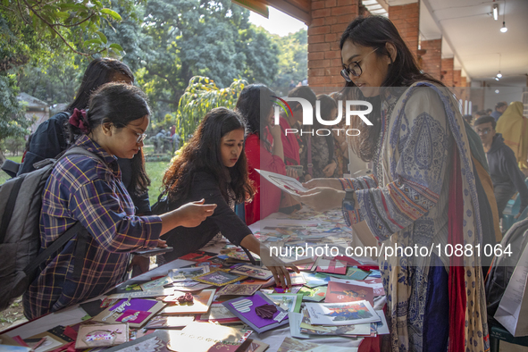 
A three-day 'Zainul Utsab' began at Faculty of Fine Arts of Dhaka University (DU) on Wednesday marking the 107th birth anniversary of Shil...