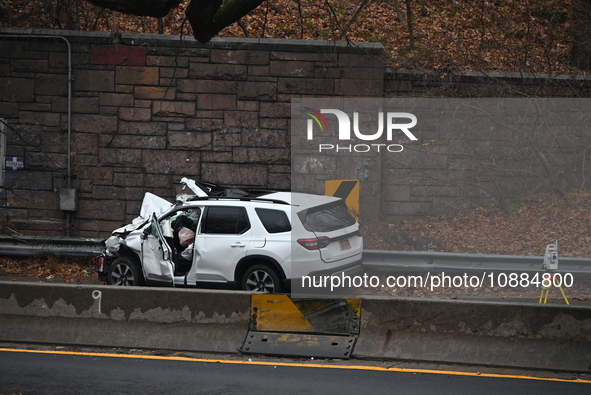 Four people are being reported killed and one person is in stable condition following a crash on the Cross Island Parkway in Queens, New Yor...