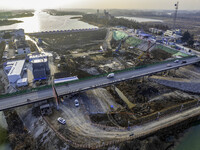 Workers are working at the construction site of the Yundong Gate rescue and reinforcement project east of the intersection of the Subei Irri...