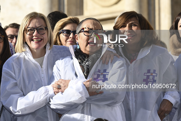 Carolyn Smith is attending the photocall for ''World Cancer Day'' at Wedekin Palace in Rome, Italy, on January 30, 2024. 