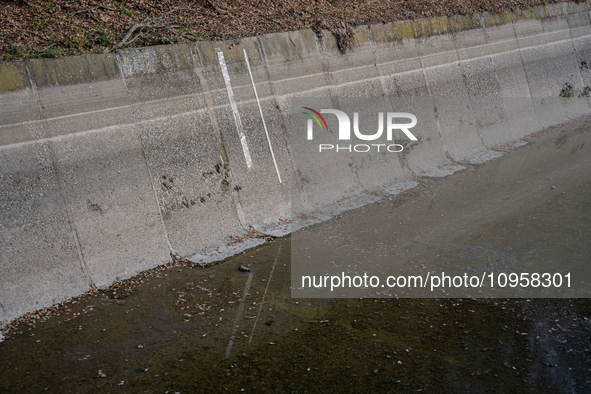 The Urgell Canal in the province of Lleida is experiencing the effects of the drought that Catalonia is currently suffering from, with the r...