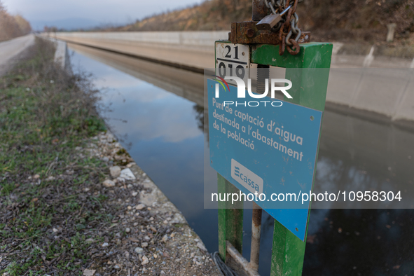 The Urgell Canal in the province of Lleida is experiencing the effects of the drought that Catalonia is currently suffering from, with the r...