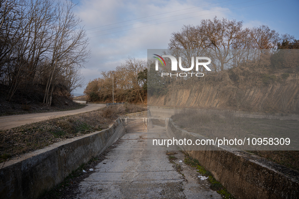 The Urgell Canal in the province of Lleida is experiencing the effects of the drought that Catalonia is currently suffering from, with the r...