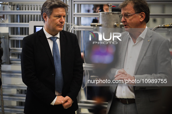 Robert Habeck, Vice-Chancellor and Federal Minister for Economic Affairs and Climate Protection, is visiting the Competence Center of the Sa...