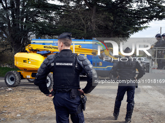 Police officers from the CNAMO are preparing to intervene in the 'Crem'Arbre' ZAD. Michel Forst, the United Nations Special Rapporteur on th...