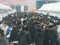 Job seekers are looking for new opportunities at the 2024 Talent Exchange Conference in Hangzhou, Zhejiang Province, China, on February 25,...