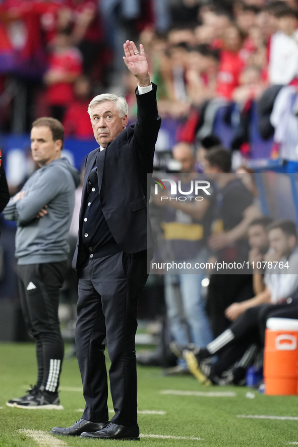 Carlo Ancelotti head coach of Real Madrid during the LaLiga EA Sports match between CA Osasuna and Real Madrid CF at Estadio El Sadar on Mar...