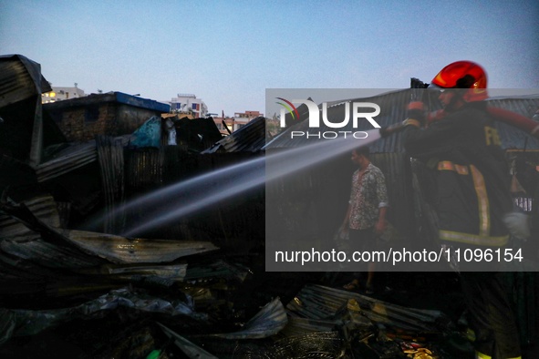 A fire is breaking out in a slum on T&T Boys School Road in Mohakhali, Dhaka, around 4:15. 