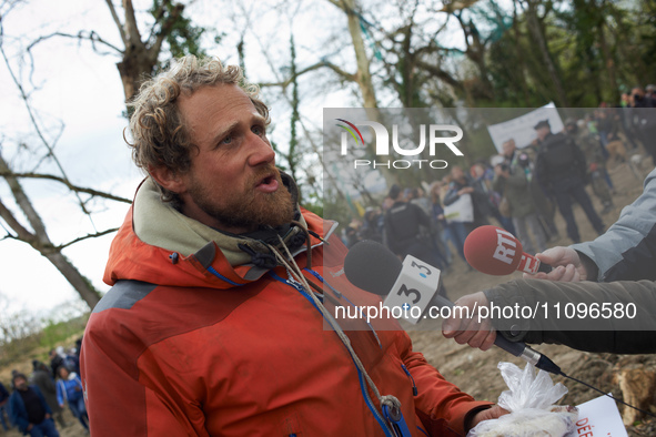 Reva, one of the three 'Ecureuils', is speaking to the press. After 37 days in the trees, the last three 'Ecureuils', who have been living i...