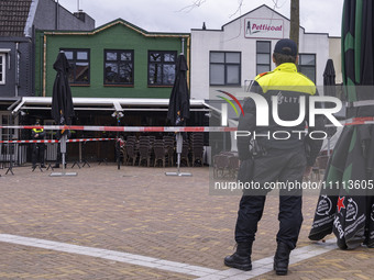 The hostage situation at the Petticoat cafe in Ede, Gelderland, Netherlands, is ending peacefully with the arrest of a suspect. A 28-year-ol...