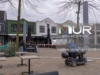 The hostage situation at the Petticoat cafe in Ede, Gelderland, Netherlands, is ending peacefully with the arrest of a suspect. A 28-year-ol...