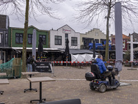 The hostage situation at the Petticoat cafe in Ede, Gelderland, Netherlands, is ending peacefully with the arrest of a suspect. A 28-year-ol...