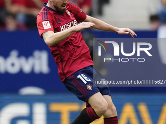 Moi Gomez left winger of Osasuna and Spain controls the ball during the LaLiga EA Sports match between CA Osasuna and Real Madrid CF at Esta...