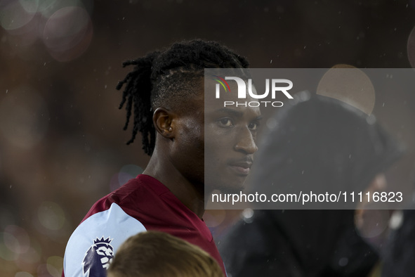 Mohammed Kudus of West Ham United is playing during the Premier League match between West Ham United and Tottenham Hotspur at the London Sta...