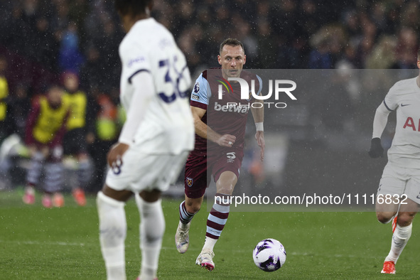 Vladimir Coufal of West Ham United is on the ball during the Premier League match between West Ham United and Tottenham Hotspur at the Londo...