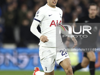 Brennan Johnson of Tottenham Hotspur is on the ball during the Premier League match between West Ham United and Tottenham Hotspur at the Lon...