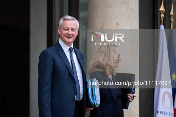 The Minister of the Economy, Bruno Le Maire (left), and the Minister of National Education, Nicole Belloubet (right), are leaving the Counci...