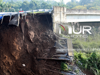 The atmosphere of the Bogor-Ciawi-Sukabumi (Bocimi) Sukabumi Toll Road is tense following the landslide disaster in Sukabumi, Indonesia, on...