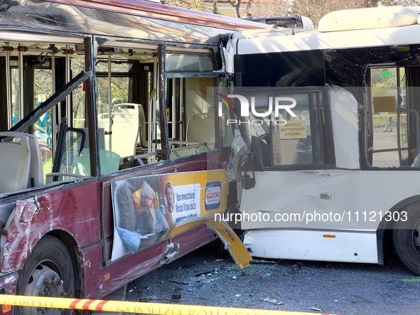 A TPL driver is losing control of the vehicle and crashing into an Atac bus, resulting in 15 injuries. A two-month-old baby girl is in very...