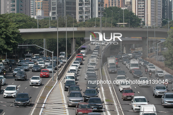 Vehicles are moving along the North-South corridor near the Ciccillo Matarazzo overpass in the southern zone of the city on Thursday morning...