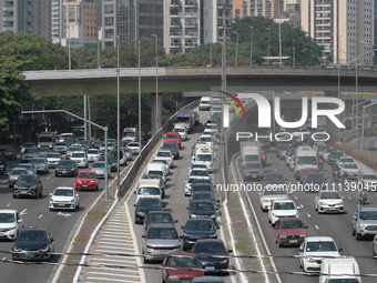 Vehicles are moving along the North-South corridor near the Ciccillo Matarazzo overpass in the southern zone of the city on Thursday morning...