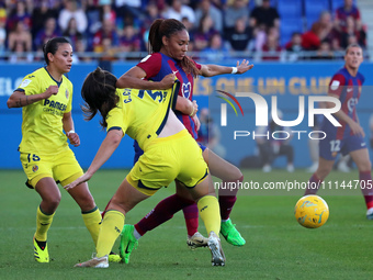 Salma Paralluelo and Cristina Cubedo are playing in the match between FC Barcelona and Villarreal CF for week 23 of the Liga F at the Johan...