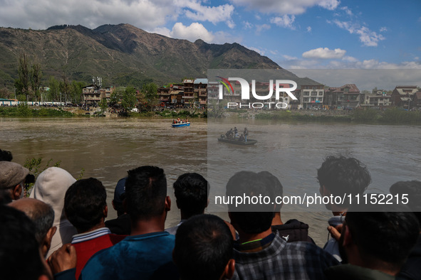 A rescue operation is continuing near the incident site in Gundbal, Srinagar, Jammu and Kashmir, India, on April 16, 2024. At least six pers...