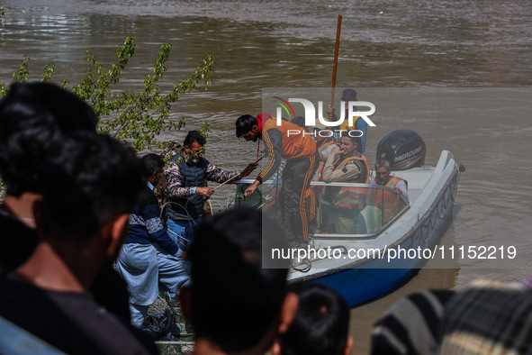 A rescue operation is continuing near the incident site in Gundbal, Srinagar, Jammu and Kashmir, India, on April 16, 2024. At least six pers...