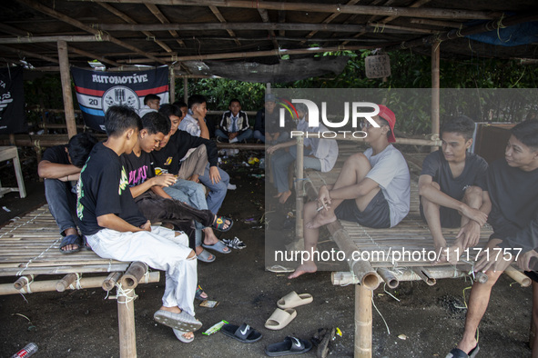 People are enjoying their holiday at Marunda public beach on the north coast of Jakarta, Indonesia, on April 23, 2024. Marunda Beach is the...