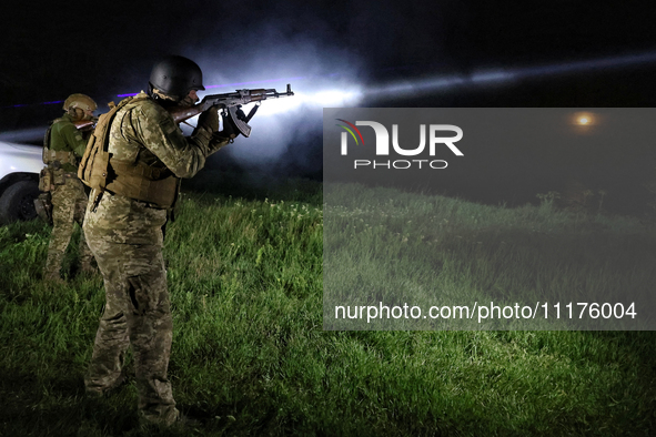 Soldiers from a mobile air defense unit of the Armed Forces of Ukraine are working in the Odesa region, southern Ukraine, on April 24, 2024....