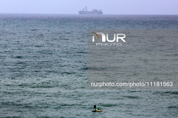 The ROY P. BENAVIDEZ (IMO: 9218210), a Logistics Naval Vessel flying the flag of the USA, is currently anchored off the coast of the Wadi Ga...