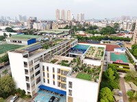 In Nanning, China, on April 28, 2024, the ''sky vegetable garden + garden'' on the roof of a primary school is providing teachers and studen...