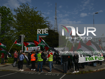 DUBLIN, IRELAND - MAY 2:
A small group of Pro-Palestinian activists and Irish musicians  stand in solidarity outside RTE's studios, urging I...