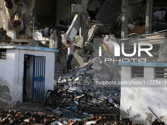 Displaced Palestinians are returning to Khan Yunis in the southern Gaza Strip to set up shelter amid the ongoing conflict between Israel and...