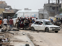 Displaced Palestinians are setting up shelter after returning to Khan Yunis in the southern Gaza Strip, amid the ongoing conflict between Is...