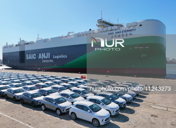 SAIC Anji ETERNITY, a clean energy ro-ro ship built by China's domestic automakers, is arriving from the shipyard to load cars for export at...