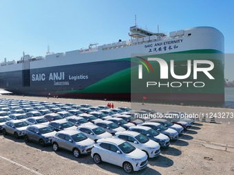 SAIC Anji ETERNITY, a clean energy ro-ro ship built by China's domestic automakers, is arriving from the shipyard to load cars for export at...