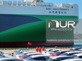 SAIC Anji ETERNITY, a clean energy ro-ro ship built by China's domestic automakers, is arriving from the shipyard to load cars for export at...