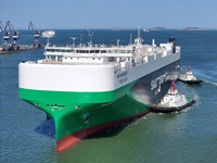 SAIC Anji ETERNITY, a clean energy ro-ro ship built by China's domestic automakers, is arriving from the shipyard to load cars for export at...