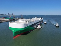 SAIC Anji ETERNITY, a clean energy ro-ro ship built by China's domestic automakers, is arriving from the shipyard to load cars for export at...